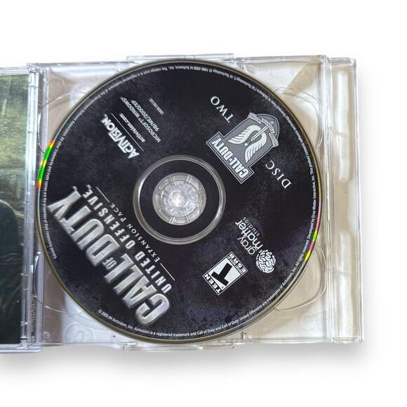 VTG Activision Call of Duty United Offensive Expansion Pack 2 CD Set with Key - Picture 4 of 5